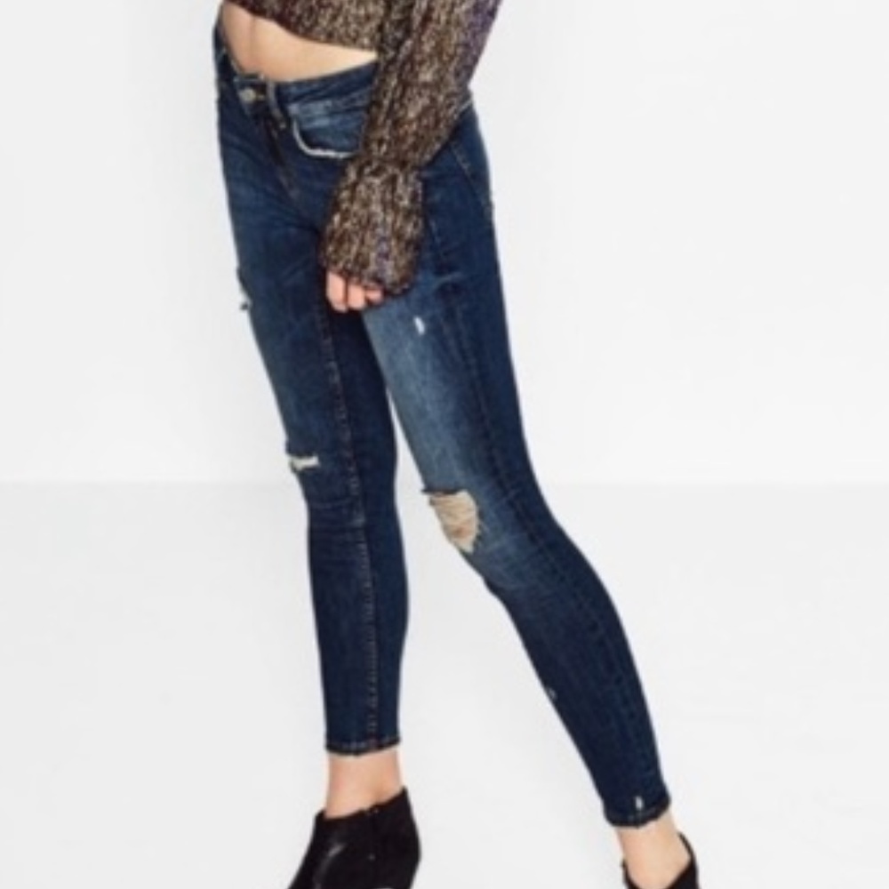 NEW I ZARA CIGARETTE MED WASH SKINNY JEANS